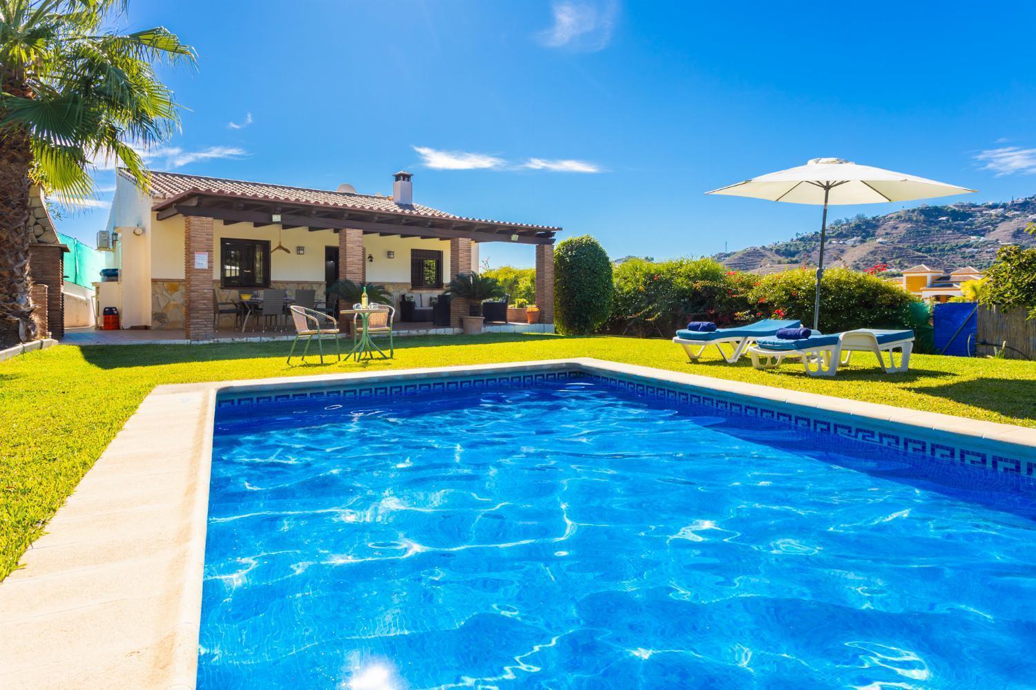 Villa Loli Imaroga One Nerja Eksteriør billede